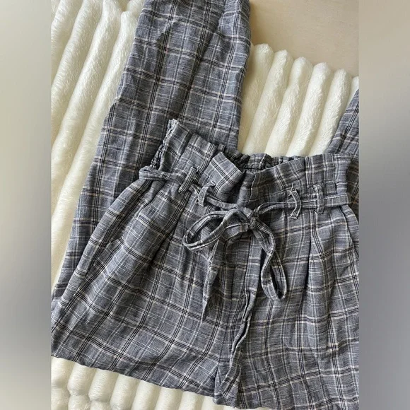 American Eagle Paperbag pants - Picture 2 of 8